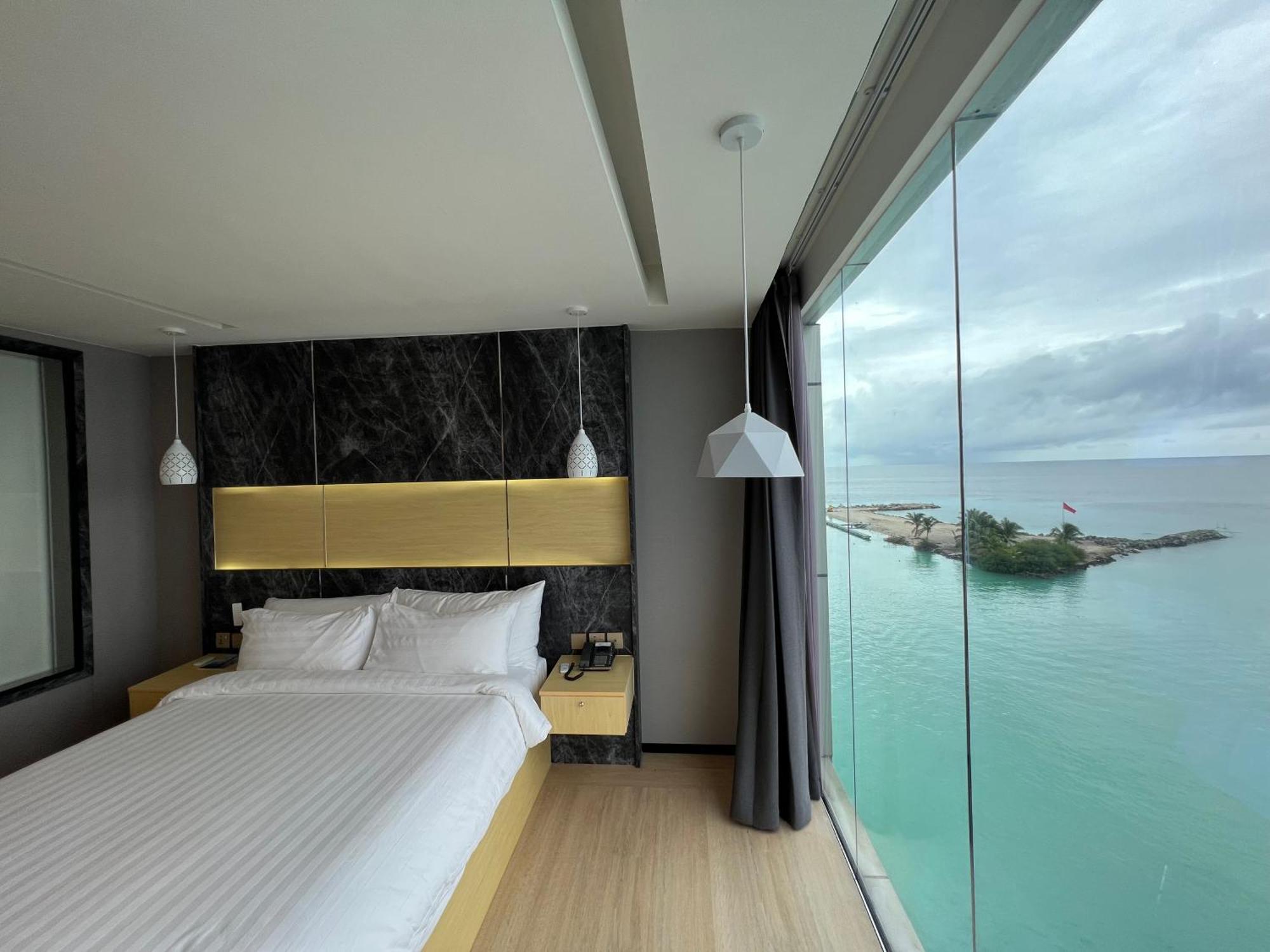 Swarn By Hawks Hotels Kamadhoo エクステリア 写真
