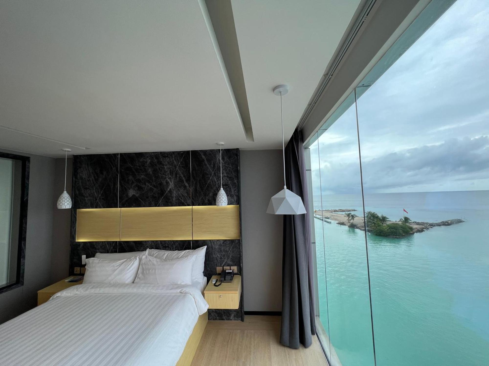 Swarn By Hawks Hotels Kamadhoo エクステリア 写真